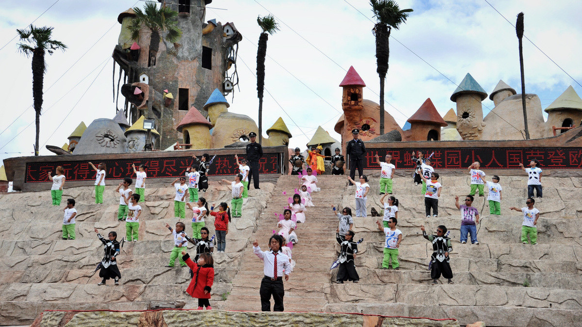 云南小人国里"小矮人"还是"小拽人"?现实世界,没有童话