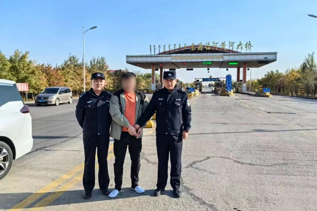 巴彦淖尔警方抓获多名犯罪嫌疑人