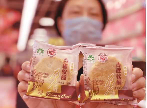 青海西宁:月饼包装瘦身,散称月饼走俏