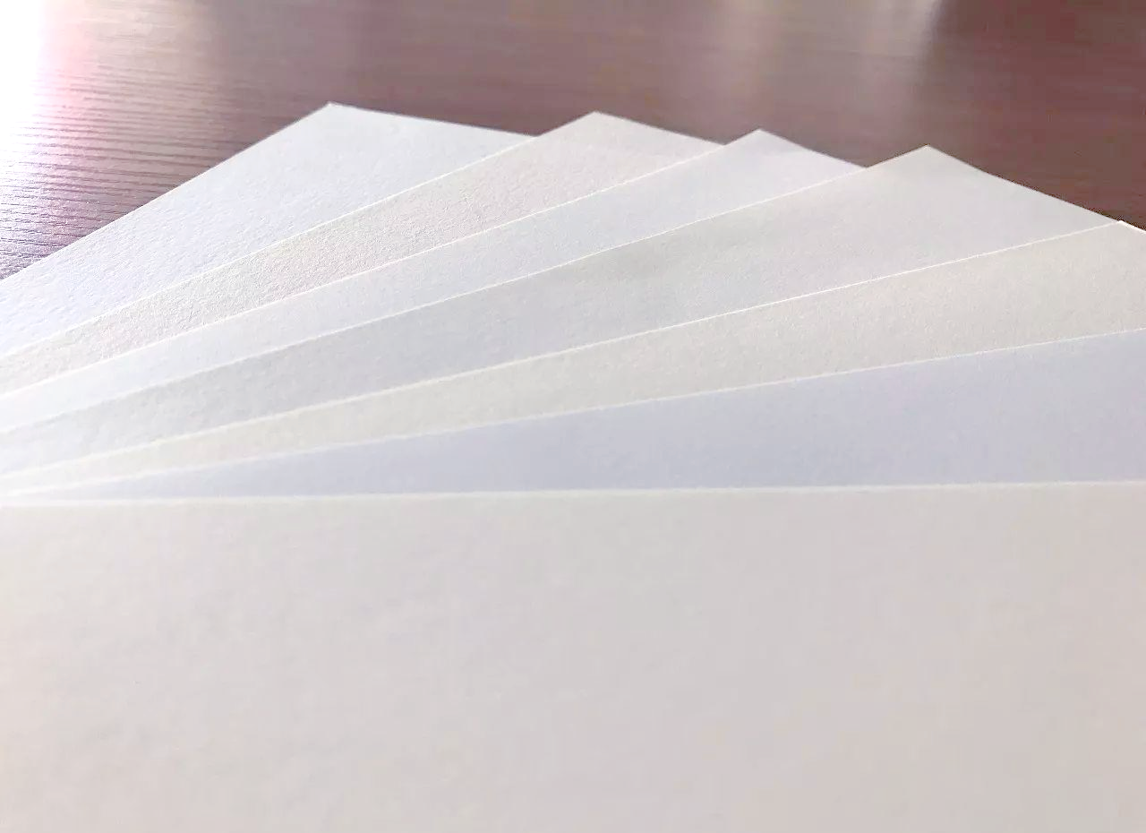 超感纸:企业宣传册的全新选择