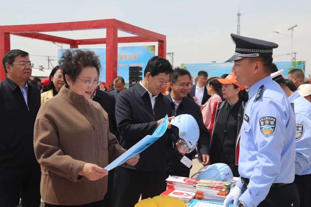 内蒙古自治区全面开展"巾帼普法乡村行"暨"我为妇女儿童办实事"行动