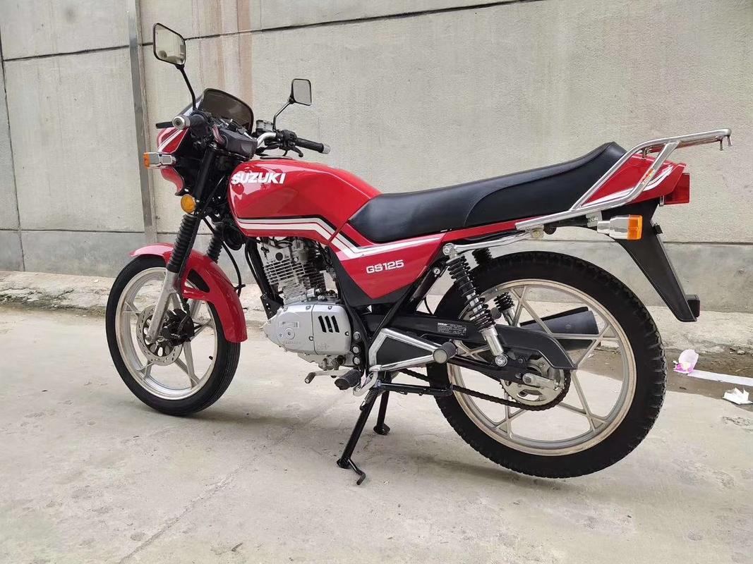 铃木王gs125发动机参数,济南轻骑铃木gs125的参数