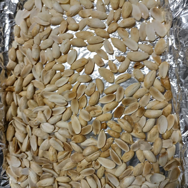 烤杏仁,满口酥脆,越吃越上瘾