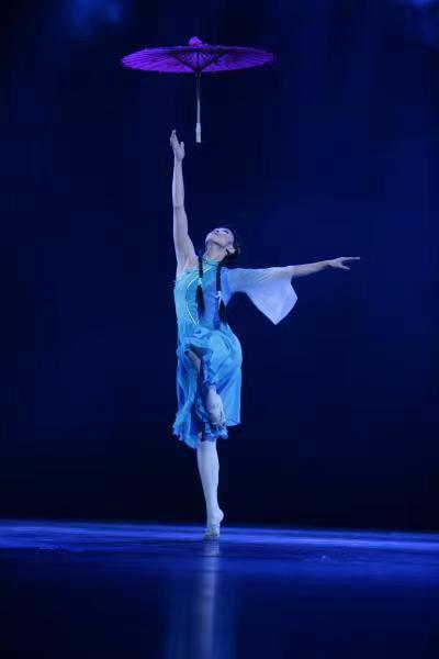 唐诗逸的《碧雨幽兰》和华宵一的《罗敷行》才是绝美的春景图