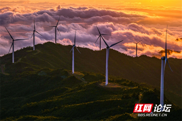 「每日一图@湖南」云兴霞蔚"大风车",江永燕子山一出绝美秋色