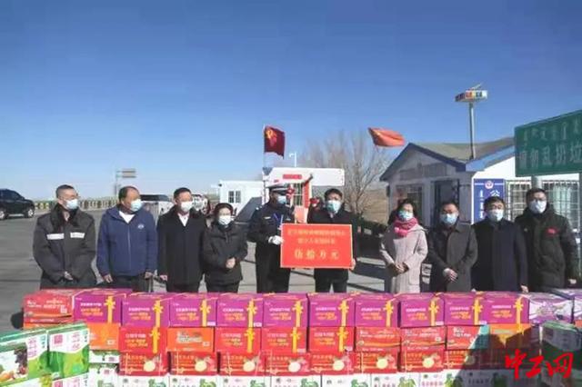 阿拉善盟委行署,盟工会慰问春节期间疫情防控检查点值守人员