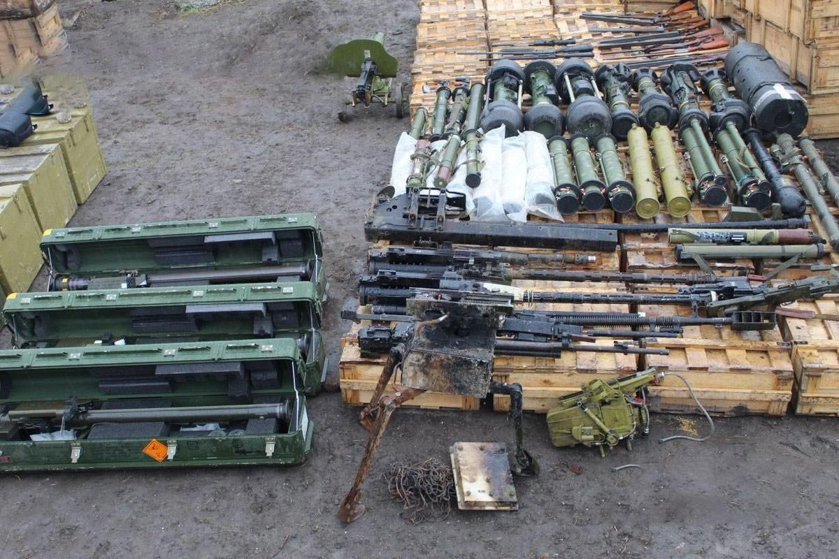 乌军又当运输队长,大批美式装备被瓦格纳缴获,长枪短炮一应俱全