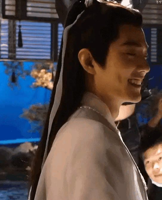 肖战《玉骨遥》杀青路透,白衣少年古装确实绝绝子!