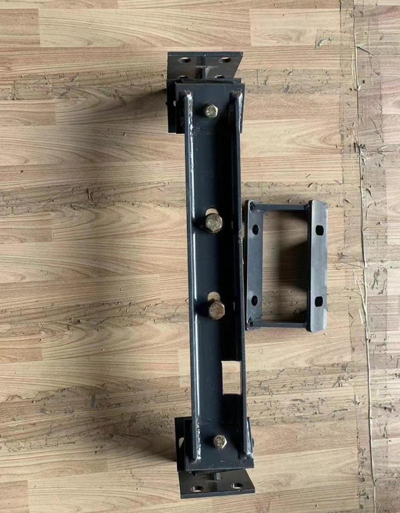 变速箱支架的主要功能是支撑与固定发动机,并减少汽车行驶过程中的