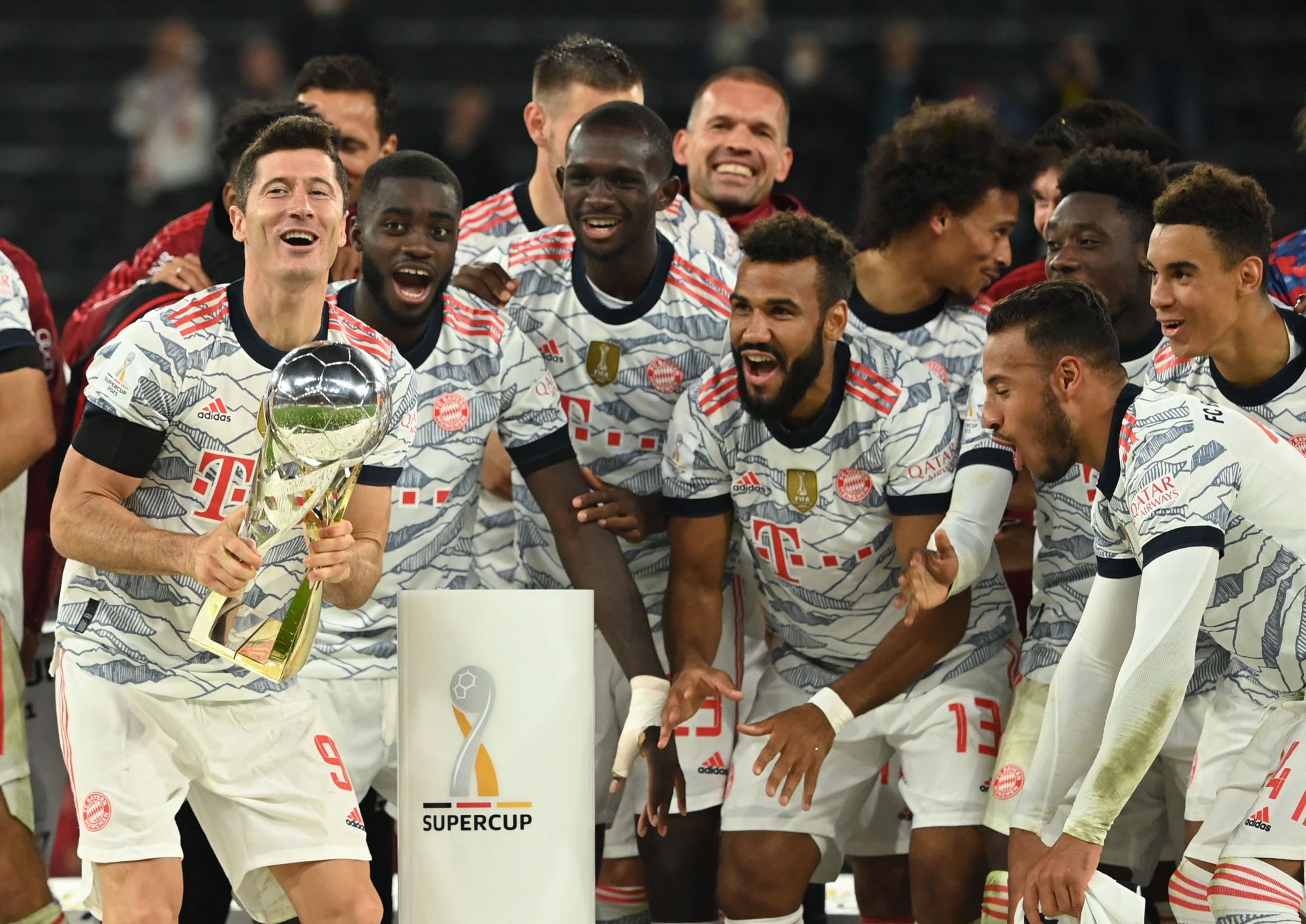 (4)足球——德国超级杯:拜仁夺冠