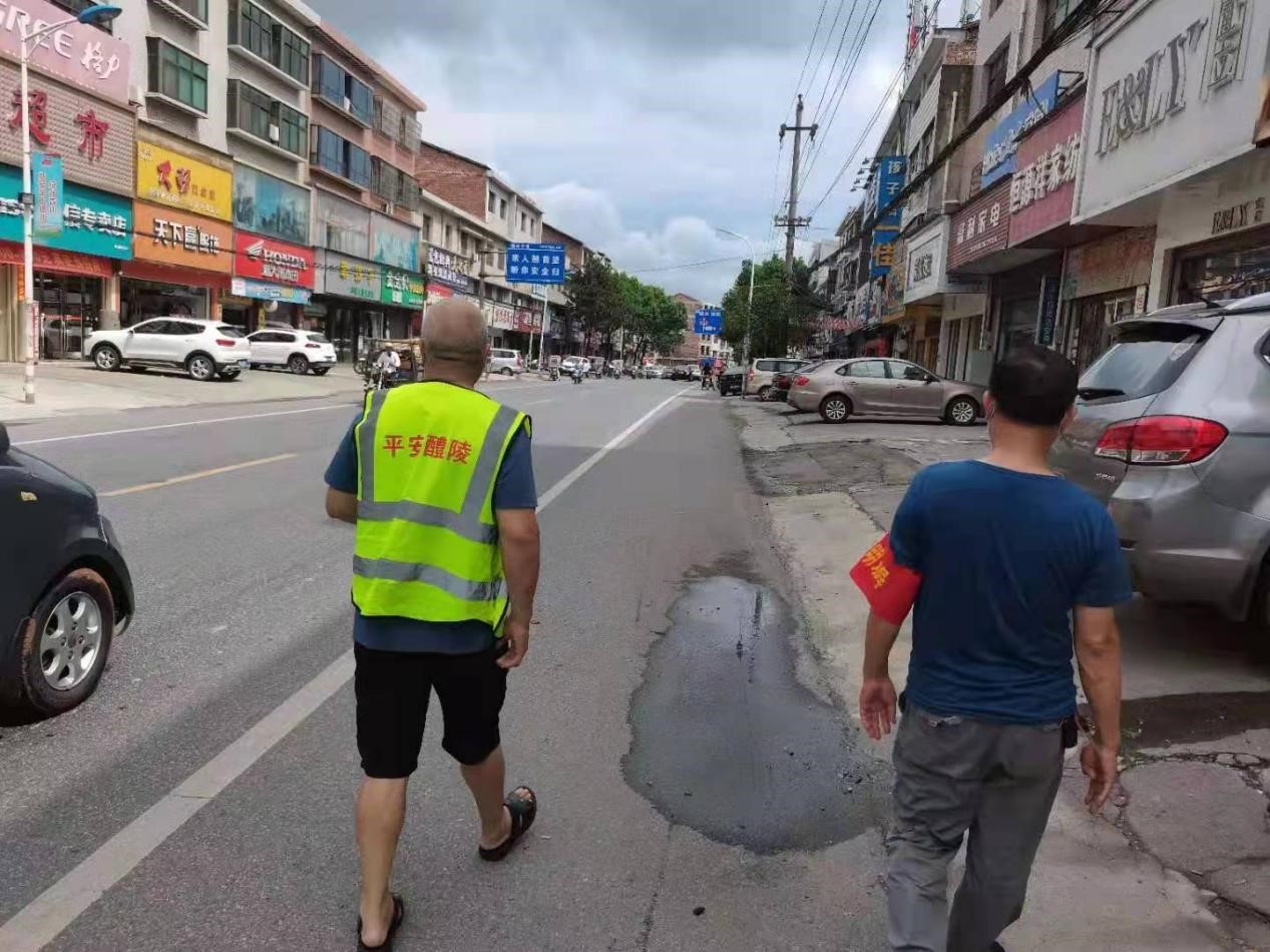 醴陵泗汾镇积极开展沿街防疫宣传活动