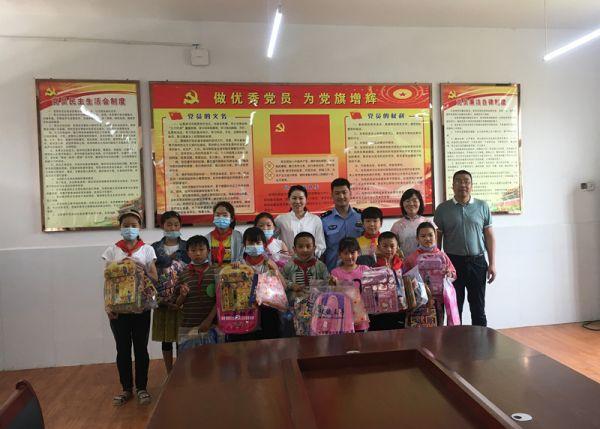 关爱留守儿童,沭阳吴集送出送"大礼包"