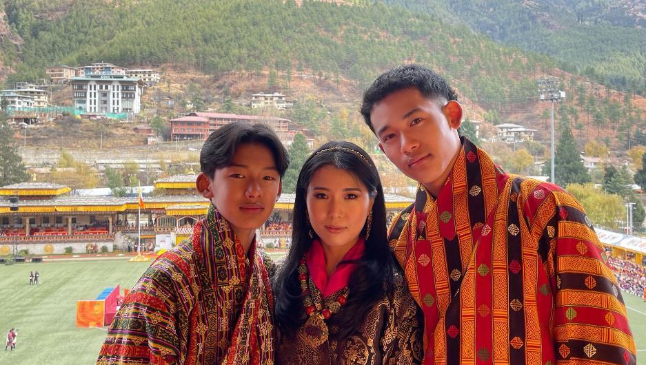 5位不丹公主罕见同框,清一色都是丹凤眼,清冷气质高贵迷人