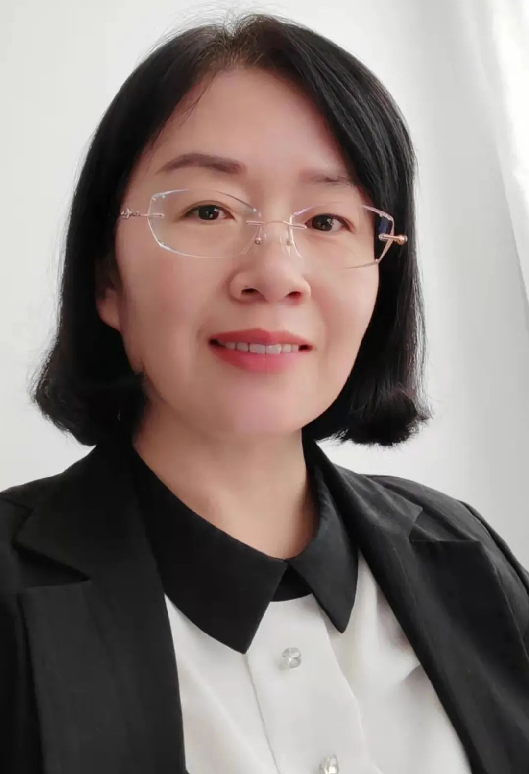 滨州市各界妇女热议党的十九届六中全会精神