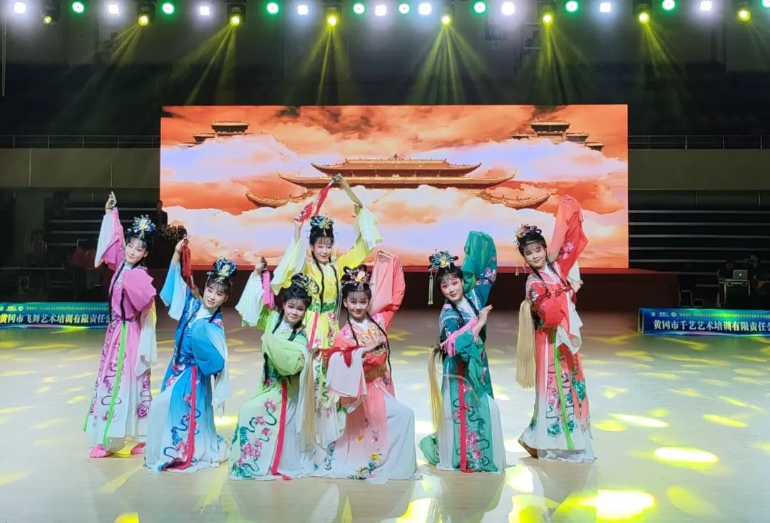 「黄冈看点」今天,炫彩起舞!