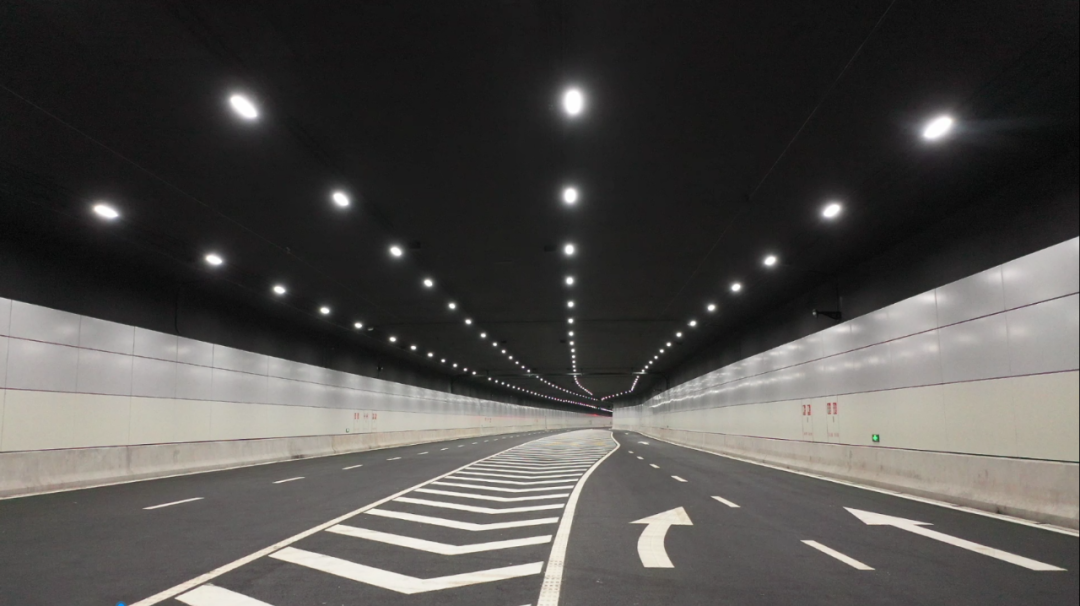 速来围观!海口文明东隧道今天下午正式通车!