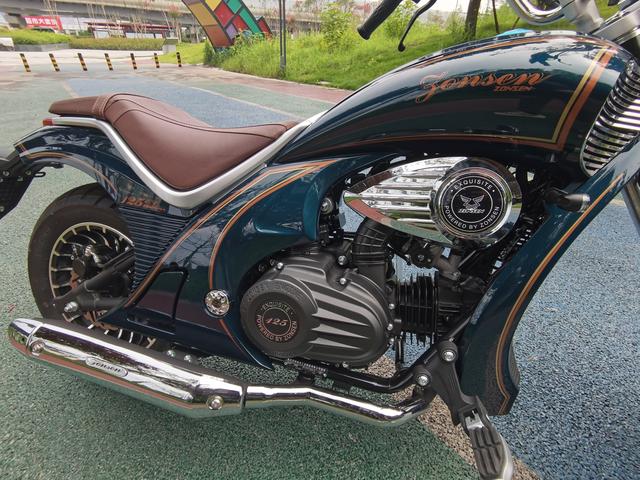 快叫你女朋友看!摩托车里面的显眼包,宗申优米自动挡给油就走!