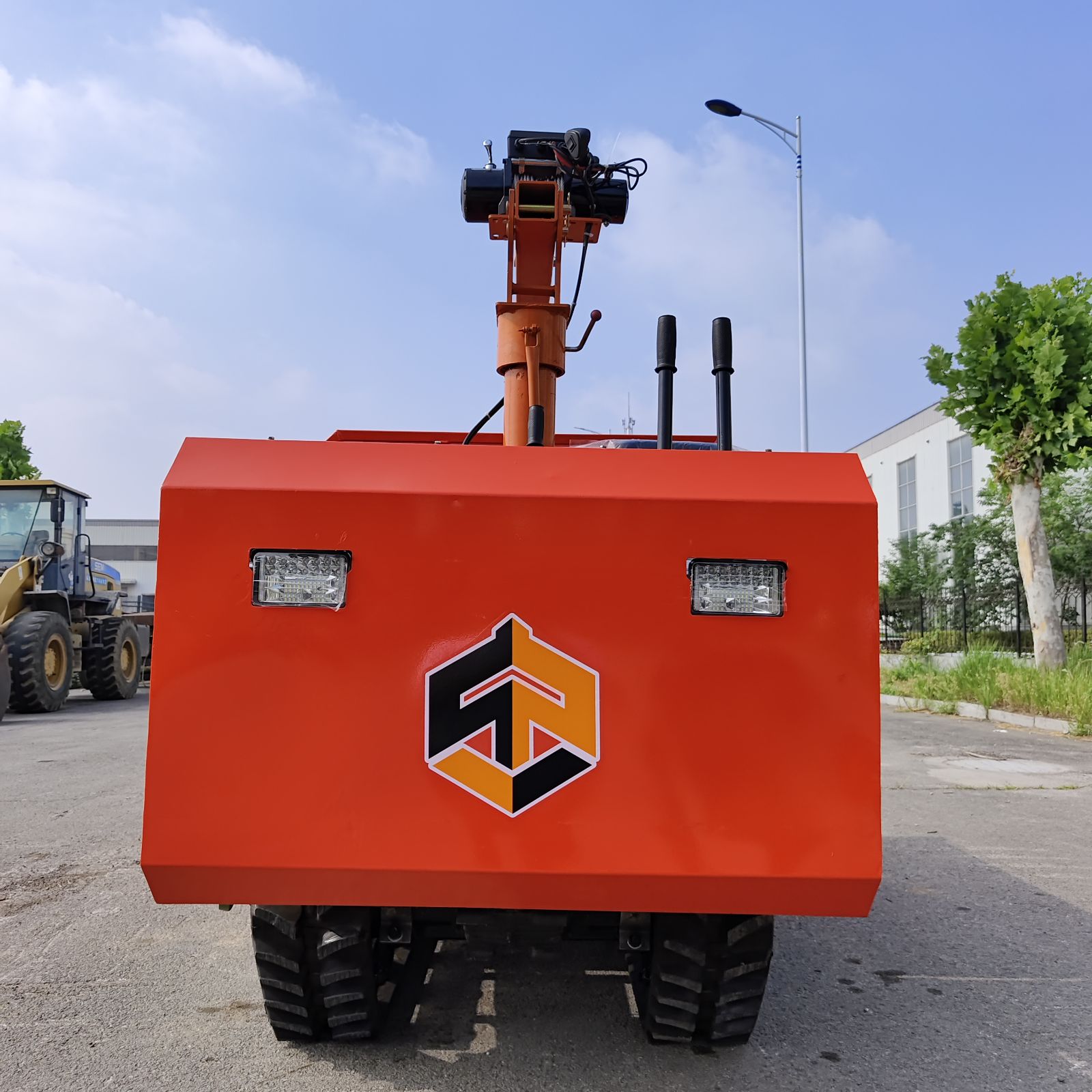 1.5吨履带运输车 加大加宽的车厢 爬爬车 爬山虎 拉木材车 吊车