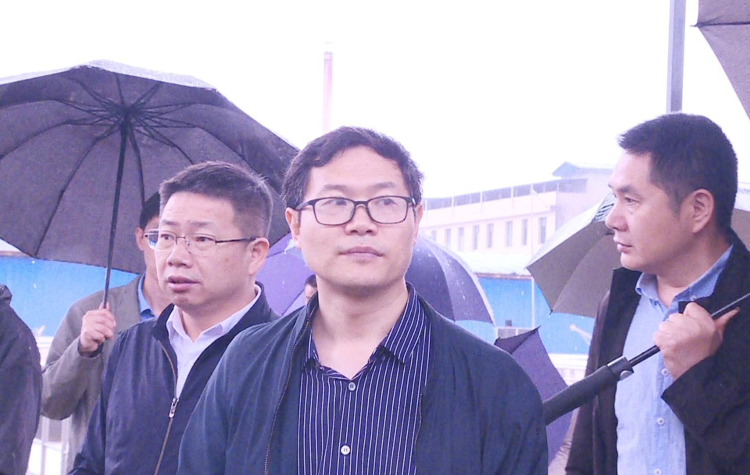 张士军巡查陆水河通城段管护工作