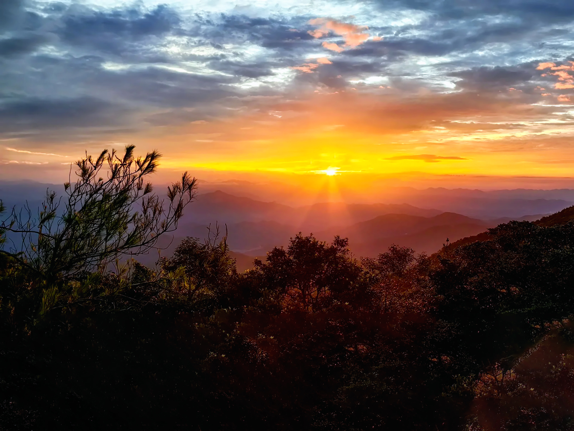 探秘天堂顶大草原 - 罗定八排山