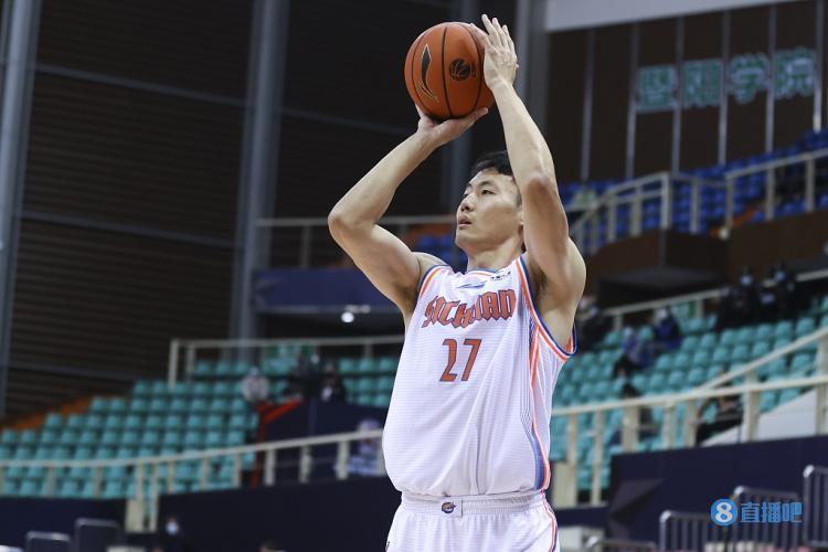 板凳杀手!郭金林替补出战三分7中7 得到25分3篮板2助攻1盖帽