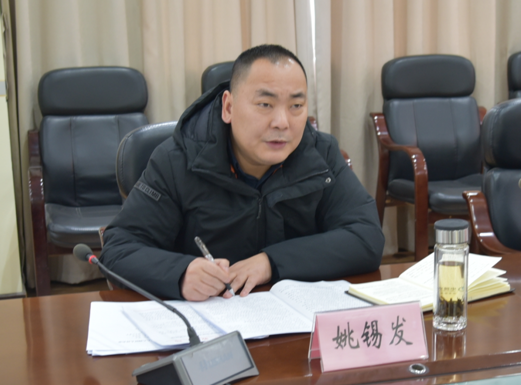 市人大常委会副主任姚锡发调研教育工作