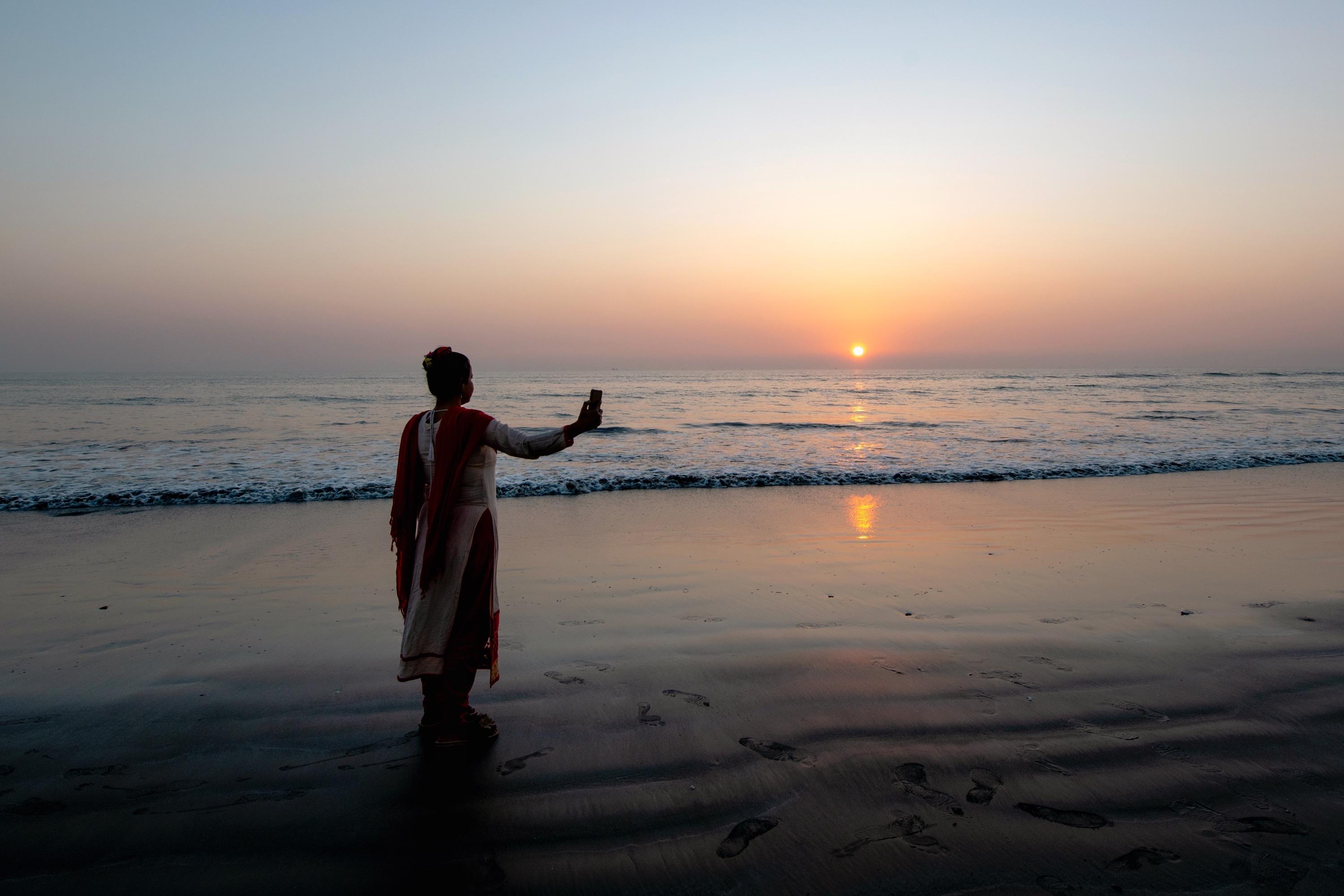 国土面积14.7万平方公里,人口密度是我国的8倍