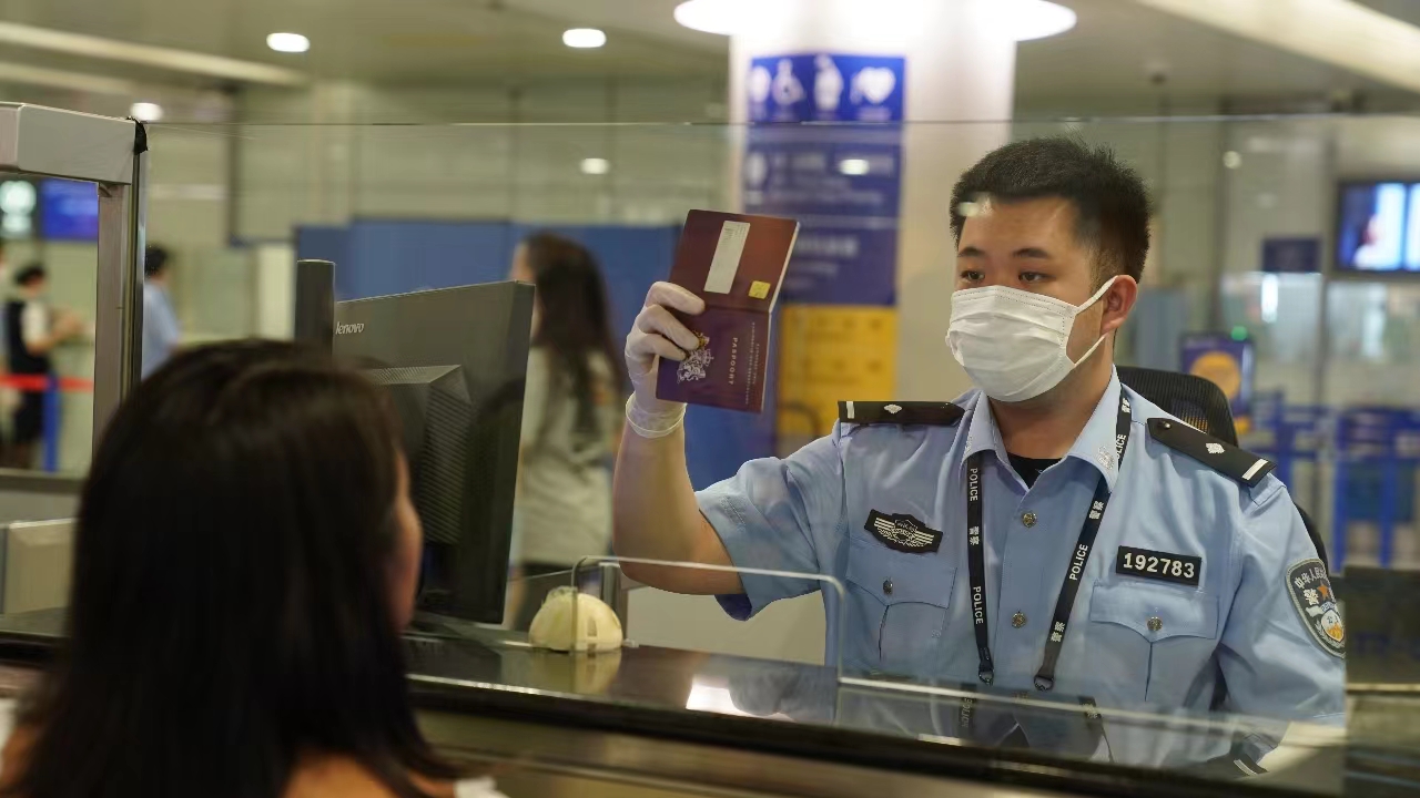 再创新高!浦东机场口岸国际航班持续加密,单日出入境客流首破7万