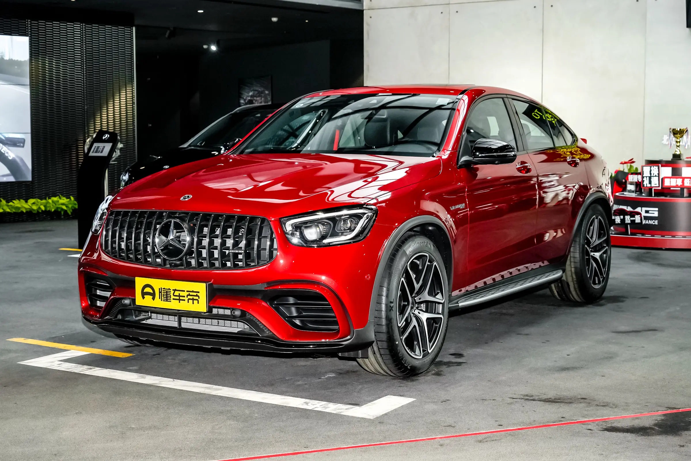 4.9s破百,集性能,颜值于一体,奔驰glc轿跑 amg详解