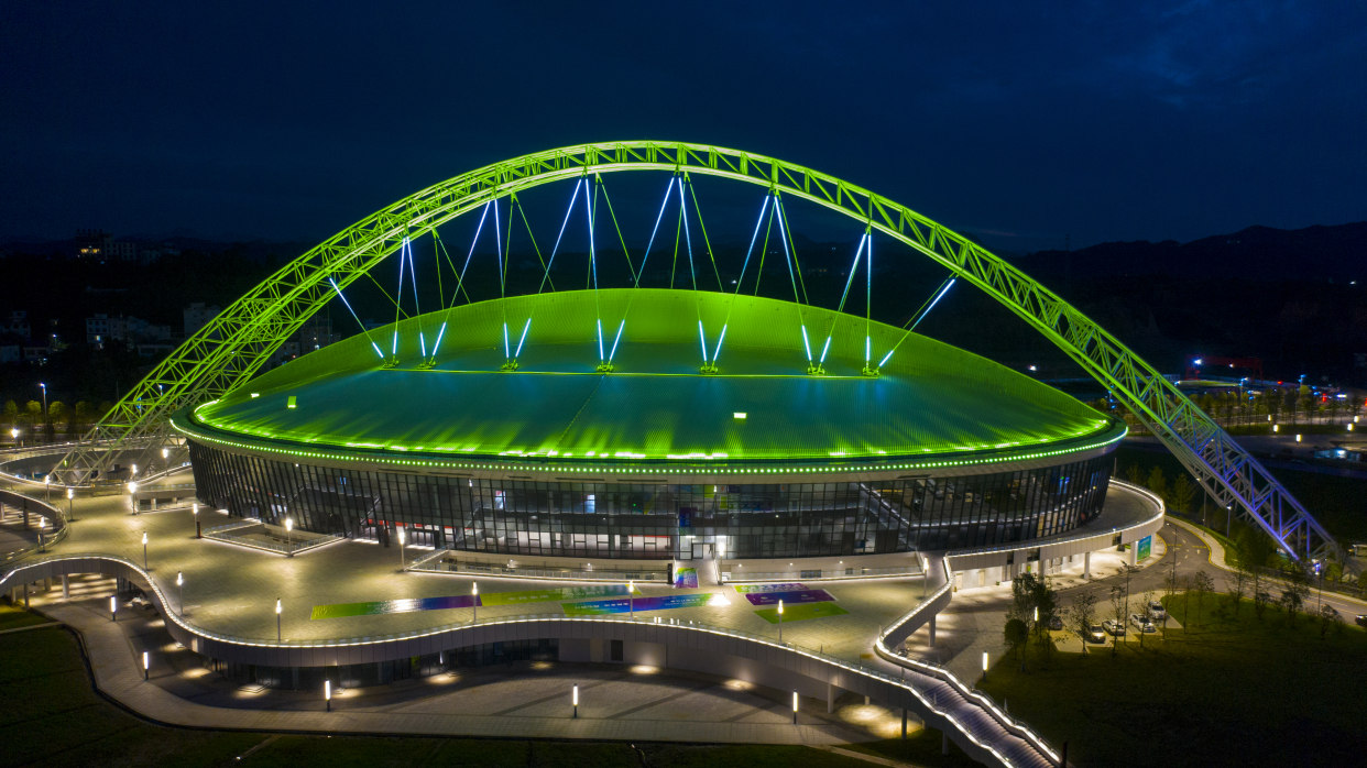 安康新地标-夜幕下的体育馆