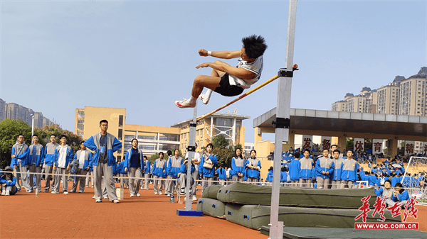 怀化市湖天中学运动会:激发活力 展现团结