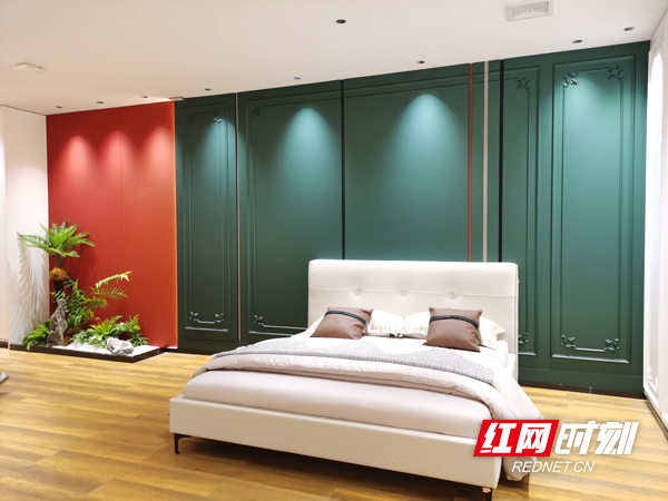 全城精英汇聚 万象天冠高端板材·定制体验店东岸旗舰店开业