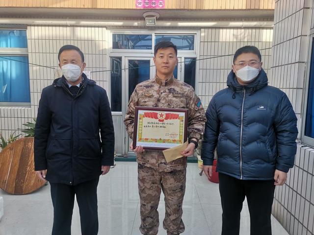长岛大钦岛乡走访慰问三等功现役军人及军属