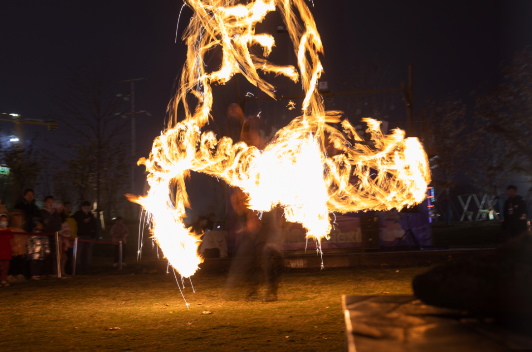 气温骤降有一个地方却热情如火