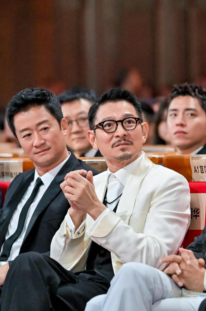 就说帅不帅吧～ #36届金鸡奖颁奖典礼