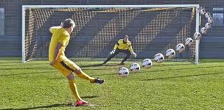 c罗踢出超帅"香蕉球",原理是什么?