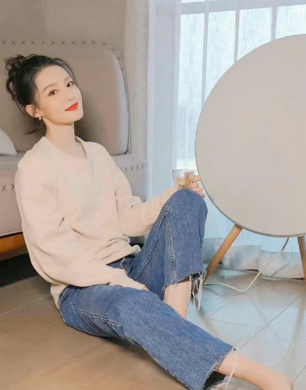 谁会不喜欢李沁的美脚呢?