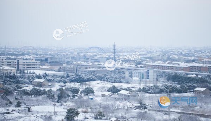 内蒙古通辽连续两日出现特大暴雪 积雪深度打破了1951年来纪录