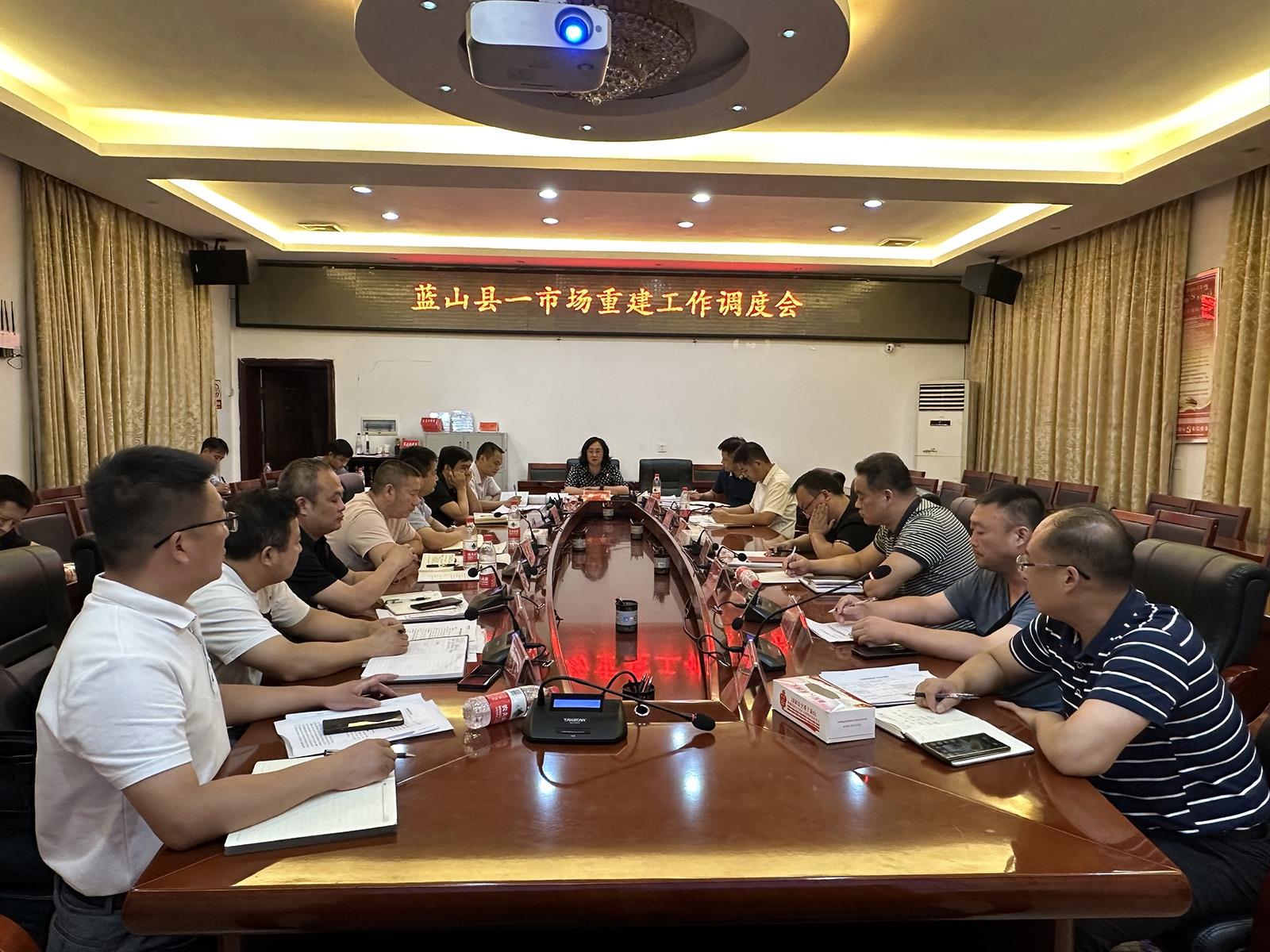 县委副书记,县长邓群出席并讲话,副县长唐建伟,潘志鹏参加.