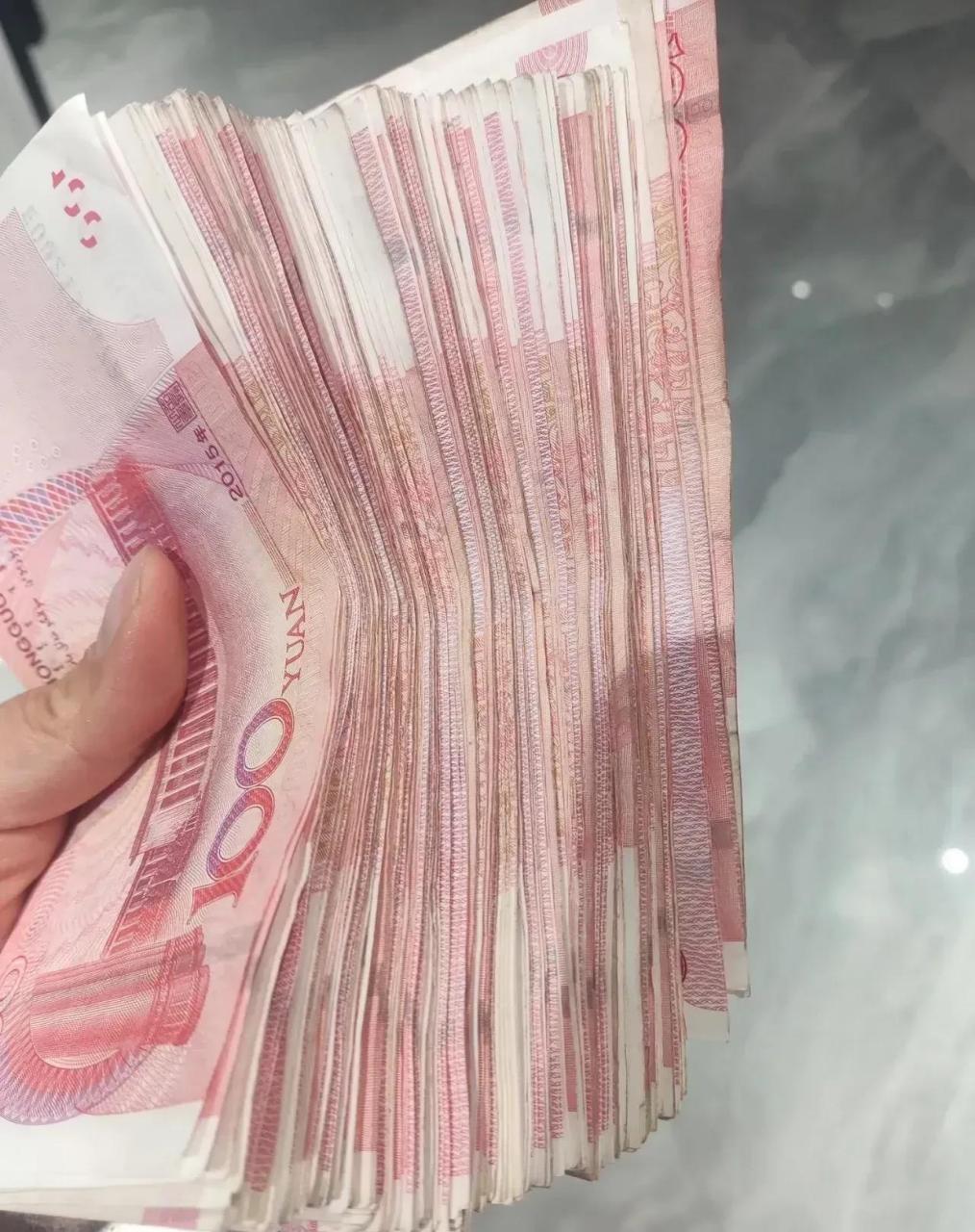 亲姐姐,欠我10万块钱,4年还没还,昨天正好放假请她们一家来我家吃晚饭