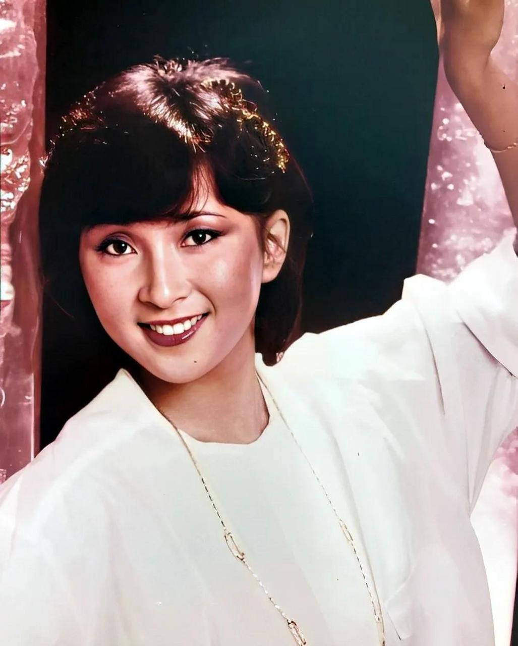 香港女演员陈秀珠#明星美图# #港台明星记忆# #照片修复