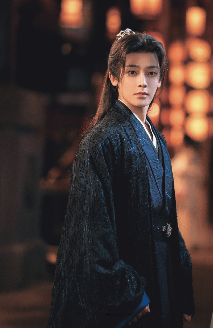 侯明昊演技翻车?眼妆太浓害他背锅,《逍遥》美强惨却陷套路化争议!