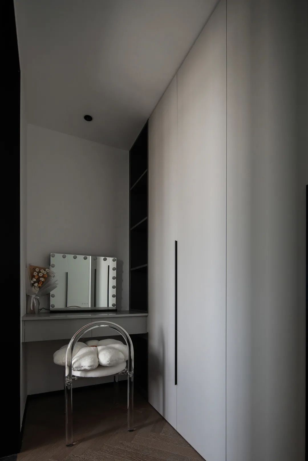 绝了!新中国际170㎡大平层 诠释现代简约的高级!