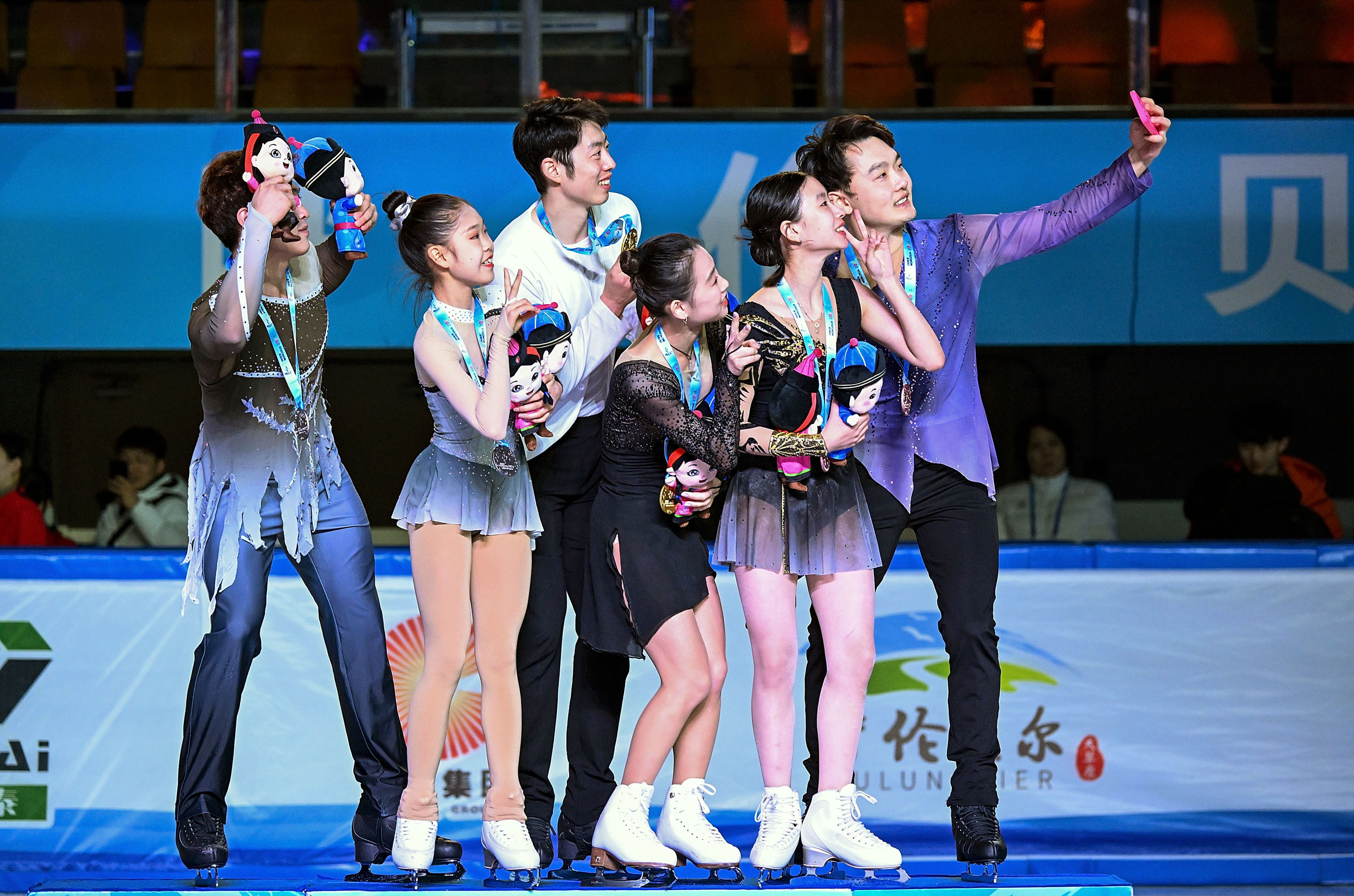 花样滑冰——公开组双人滑:彭程/王磊夺冠(3)