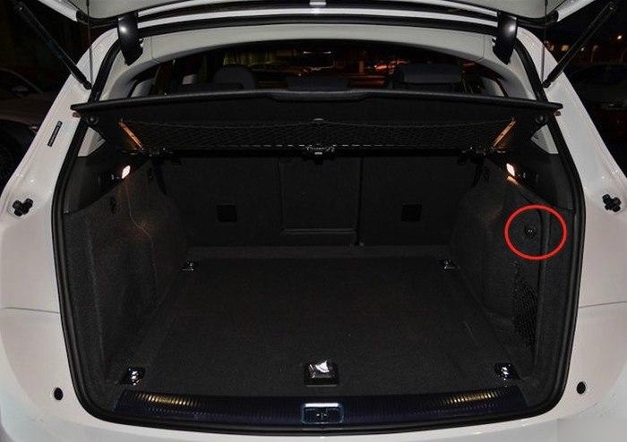 奥迪q7关于后备箱电源问题