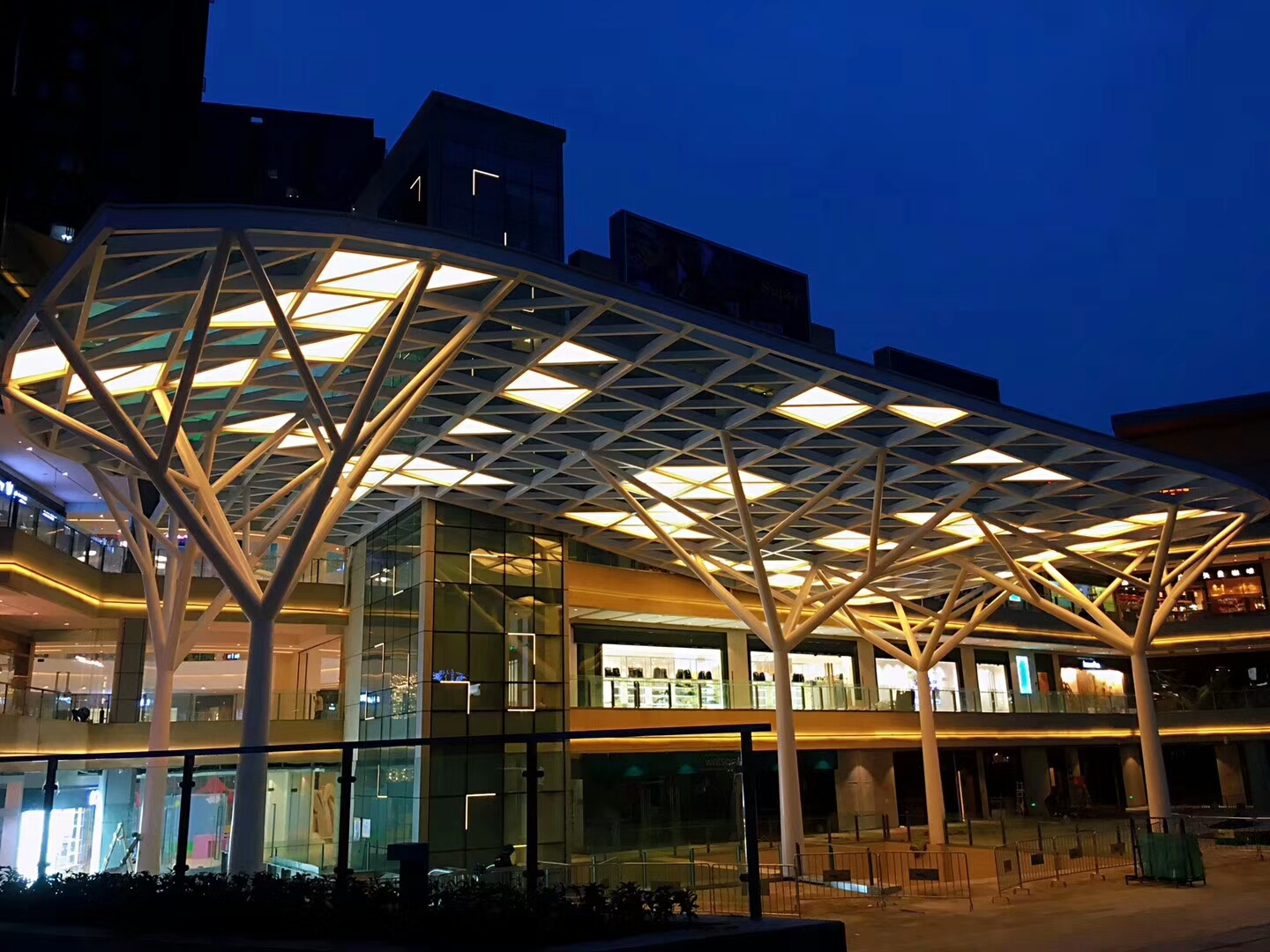 不一样的膜结构门头设计