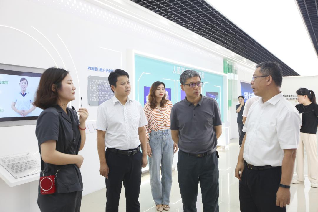 市委政法委副书记季海波一行来花山法院督查安全感满意度双提升工作