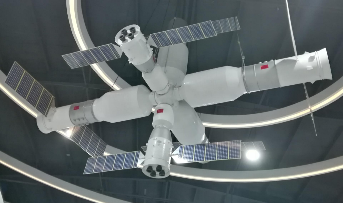 图为天宫空间站模型