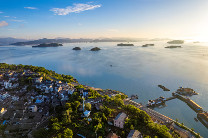 乡村旅游火了,村民腰包鼓了!宁波宁海强蛟绘就"蓝湾绿岛"共富新图景