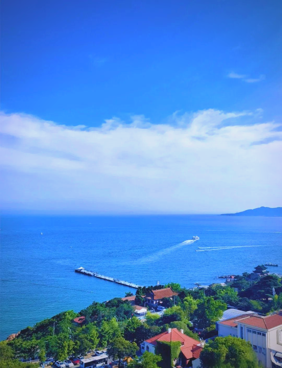 青岛海岸线探秘:感受海风与自然之美